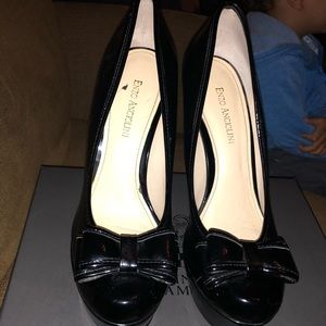 Enzo black pumps